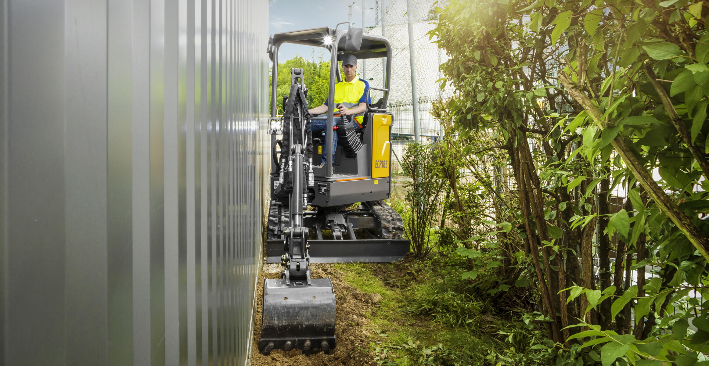 volvo compact excavator ecr18e