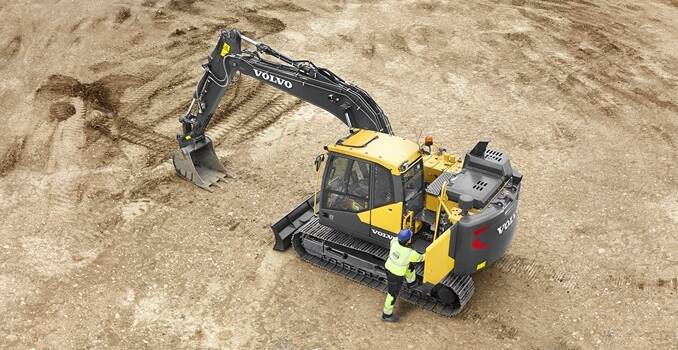 VOLVO EC140E  escavatore Volvo-benefits-crawler-excavator-ec140e-t4f-improved-service-access-2324x1200