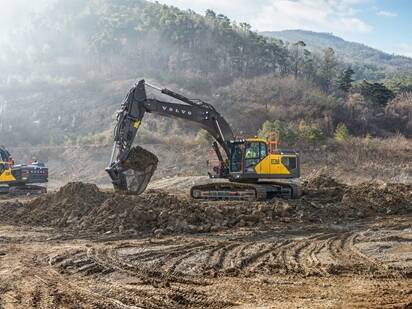 Escavatori cingolati Volvo EC260