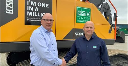 Jens Ejsing, diretor executivo da Volvo CE Dinamarca, e Dan Vorsholt, CEO da GSV Materielundlejning