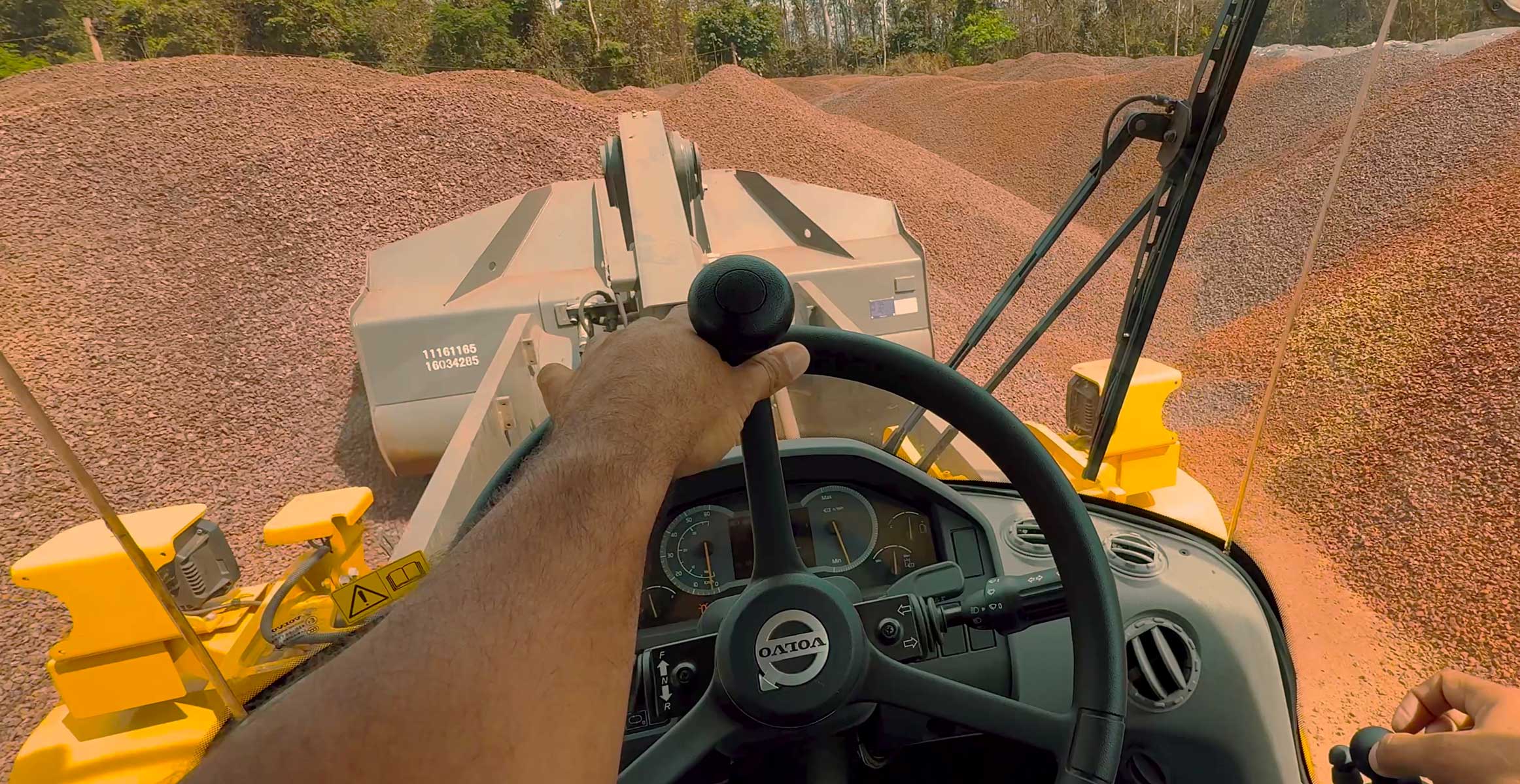 Viena-Siderurgica-investe-em-carregadeira-Volvo-L120-Electric-02