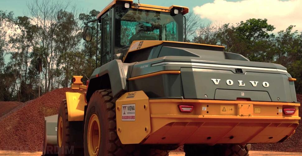 Viena-Siderurgica-investe-em-carregadeira-Volvo-L120-Electric-03