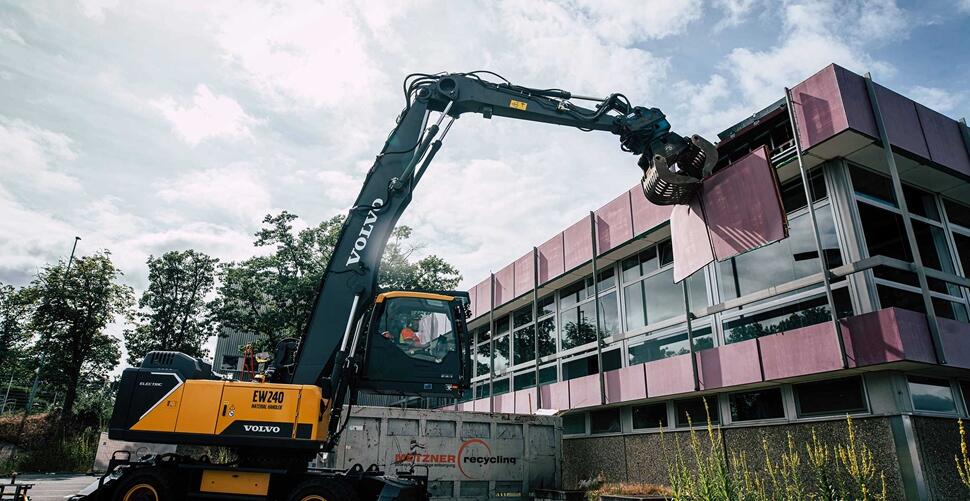 Volvo CE protagoniza a primeira demolição feita por máquinas totalmente elétricas no mundo
