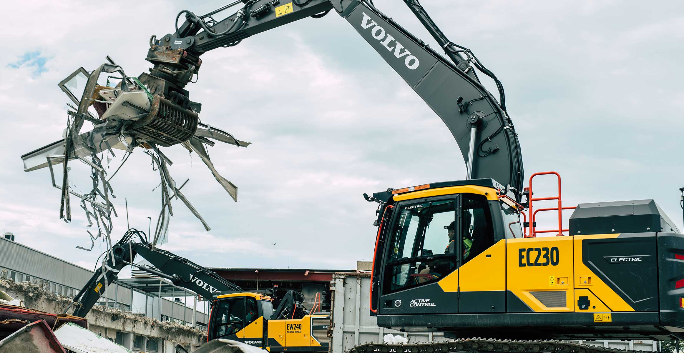 Volvo CE protagoniza a primeira demolição feita por máquinas totalmente elétricas no mundo