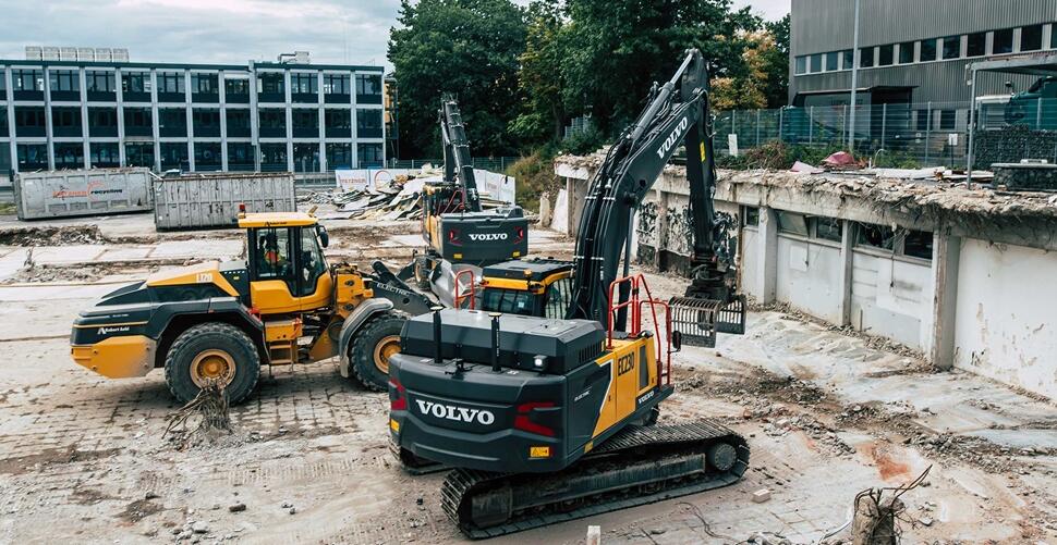 Volvo CE protagoniza a primeira demolição feita por máquinas totalmente elétricas no mundo