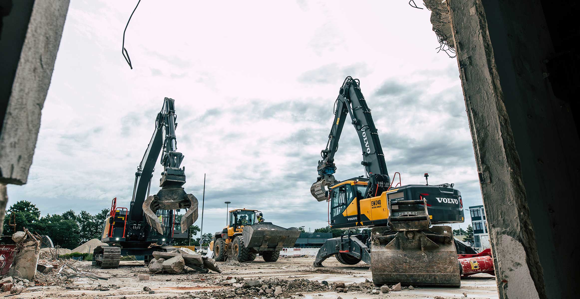 Volvo CE protagoniza a primeira demolição feita por máquinas totalmente elétricas no mundo