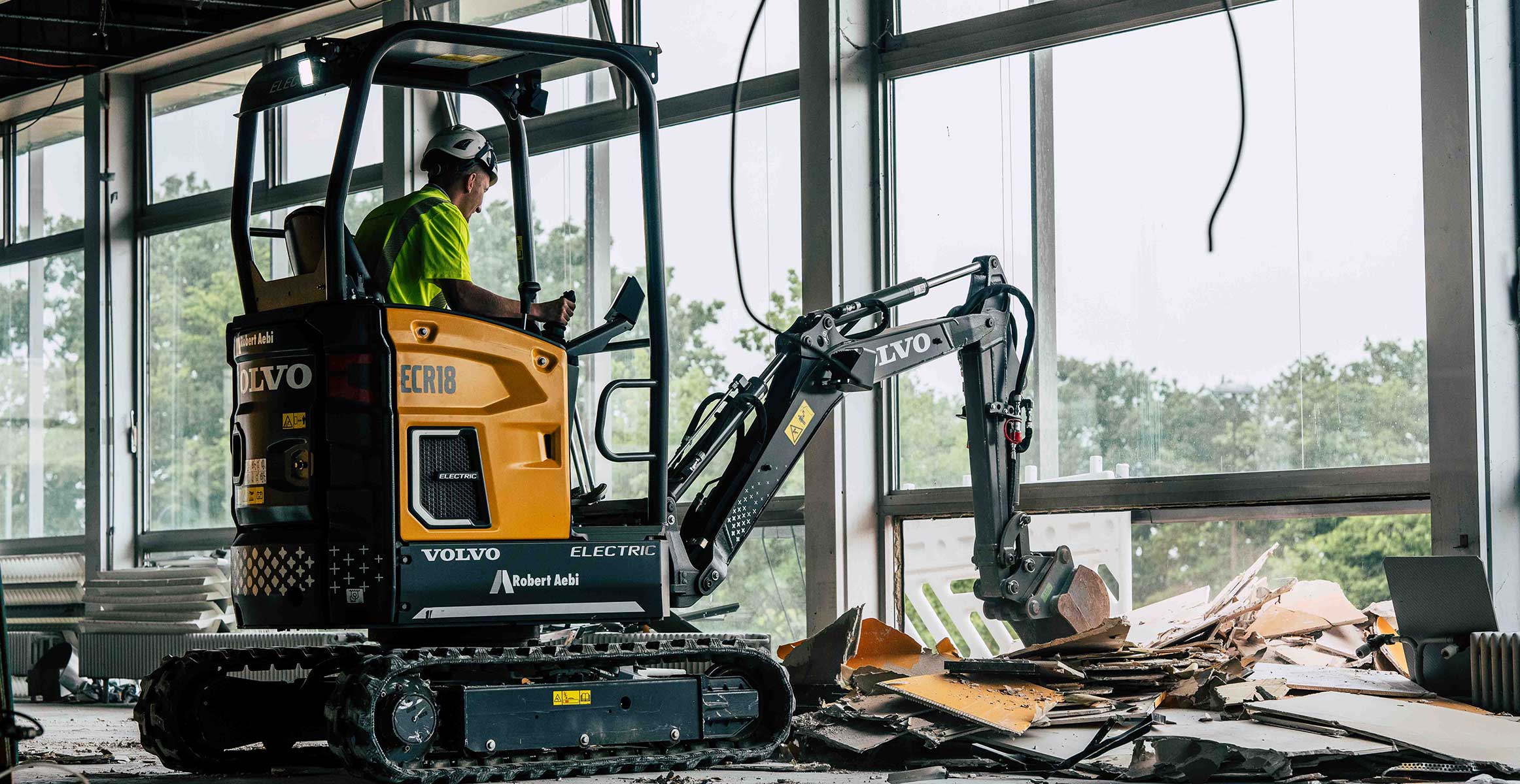 Volvo CE protagoniza a primeira demolição feita por máquinas totalmente elétricas no mundo