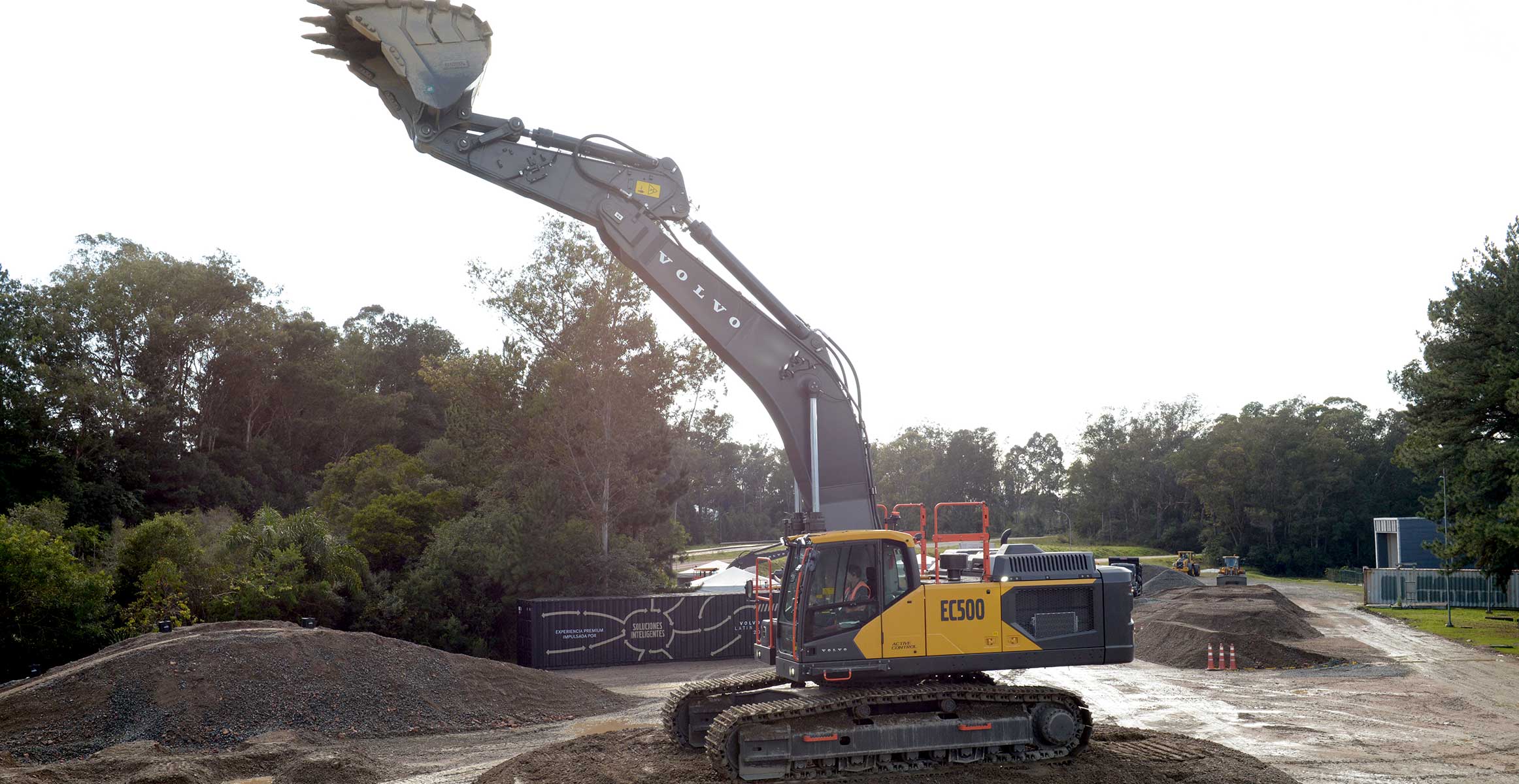 volvo-ce-renova-compromisso-de-experiencias-premium-para-clientes-da-america-latina-04