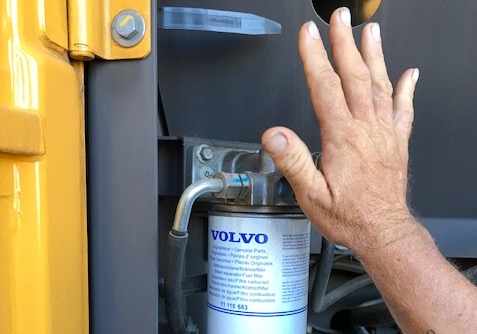 Volvo frontend loader fuel filter