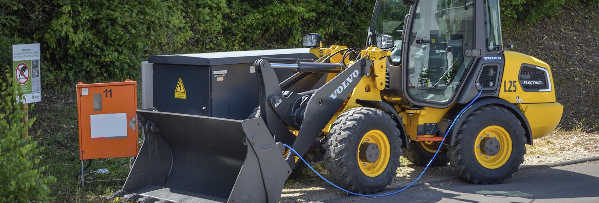 Charging a Volvo L25 Electric Wheel Loader