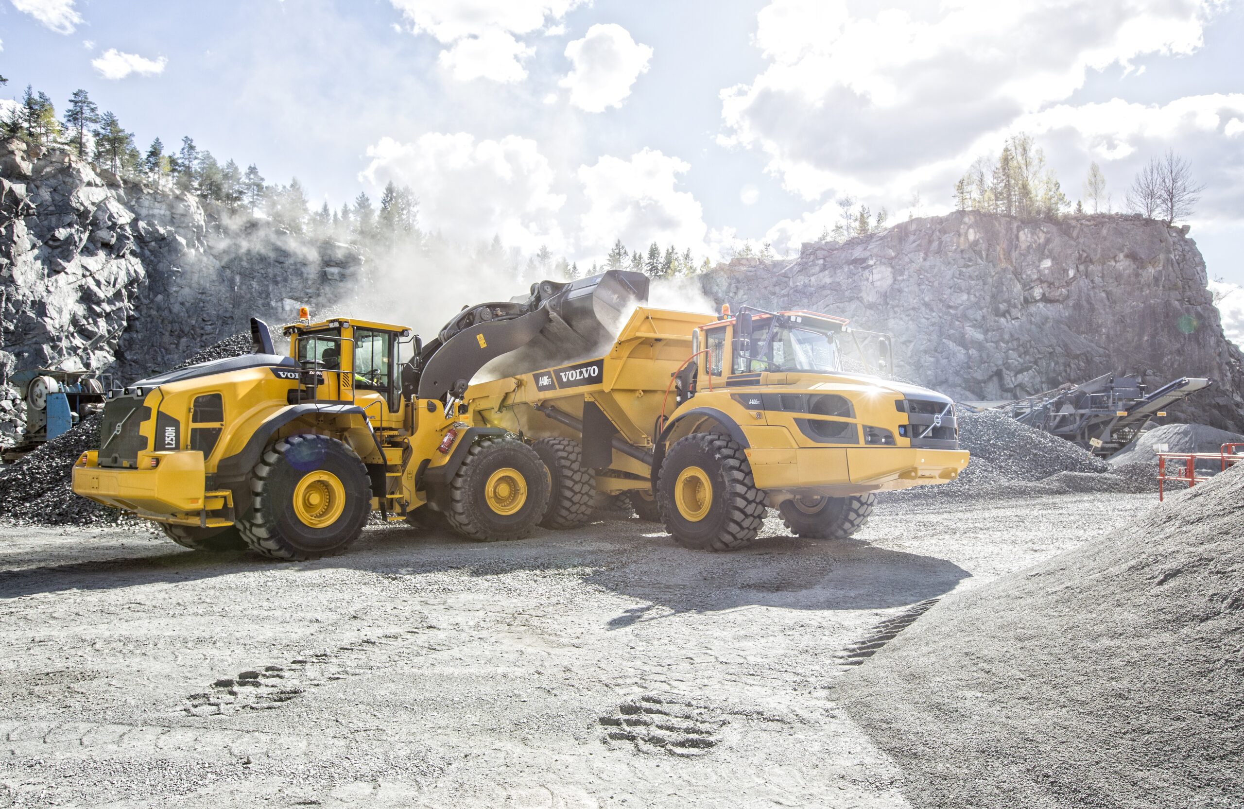 Volvo L250H Wheel Loader and A40GFS articulated hauler at a quarry