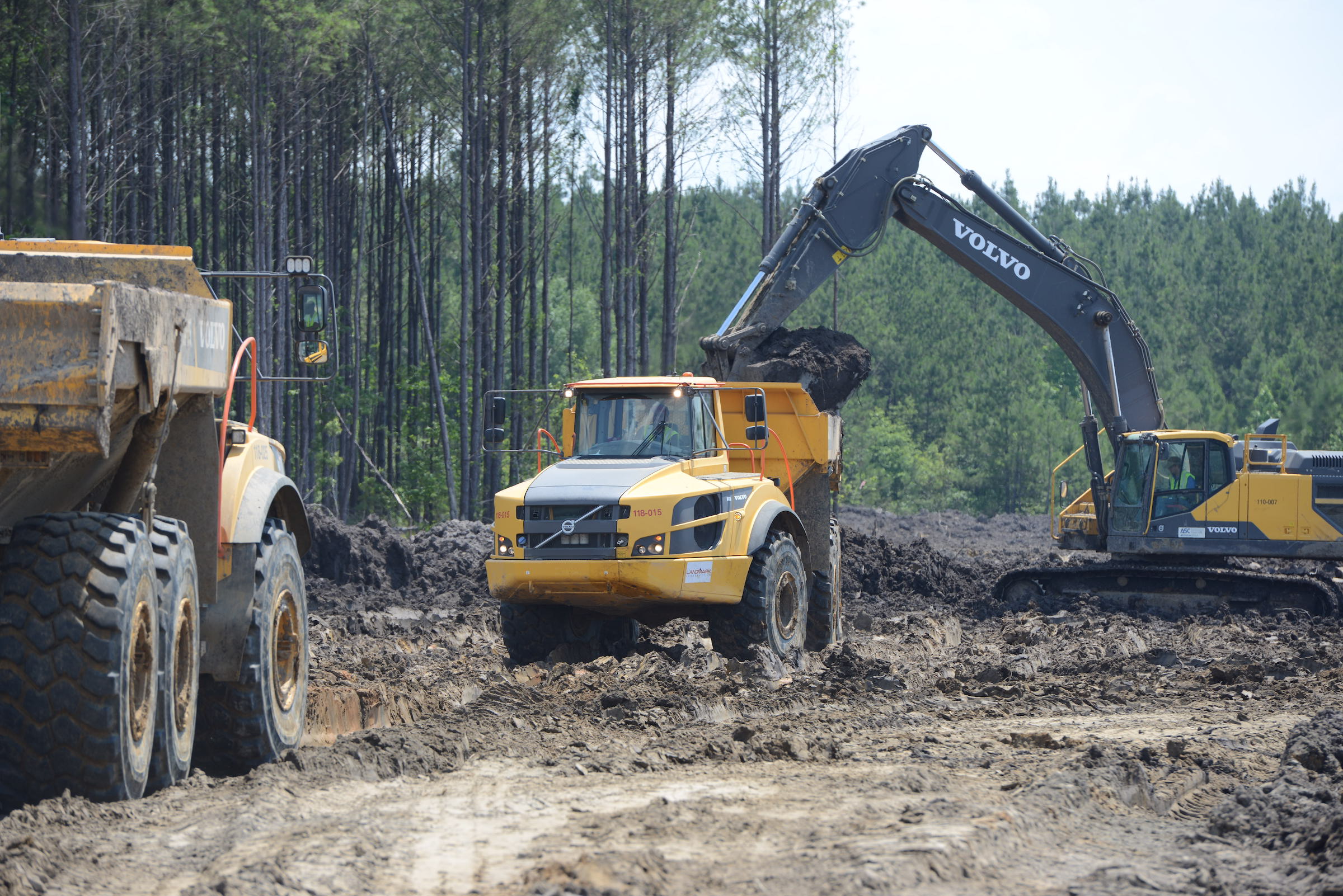 Prepping a site with Volvo construction equipment