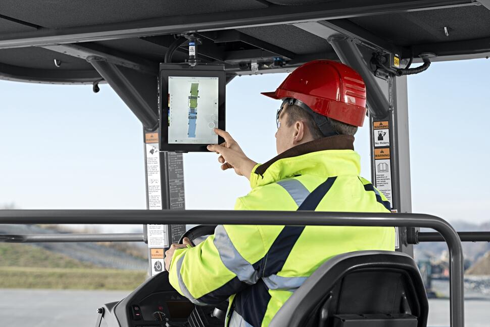 Volvo Compact Assist Co-Pilot Screen