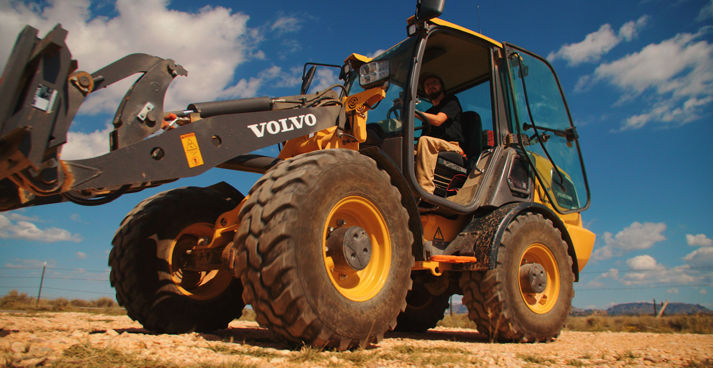 Volvo L25 Electric Wheel Loader at Dark Ranger Telescope Tours