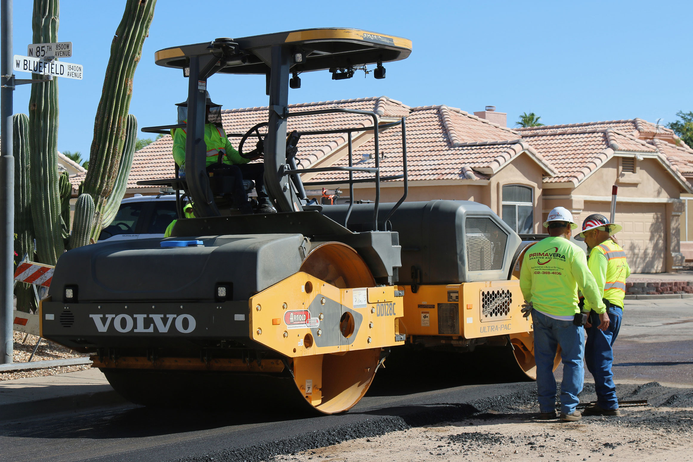 Volvo DD128C Asphalt-Roller with Primavera Paving in Arizona