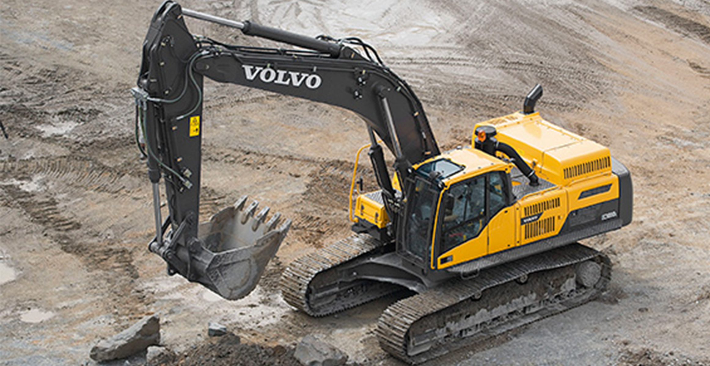 Arcilla Mining uses Volvo excavators to mine kaolin clay