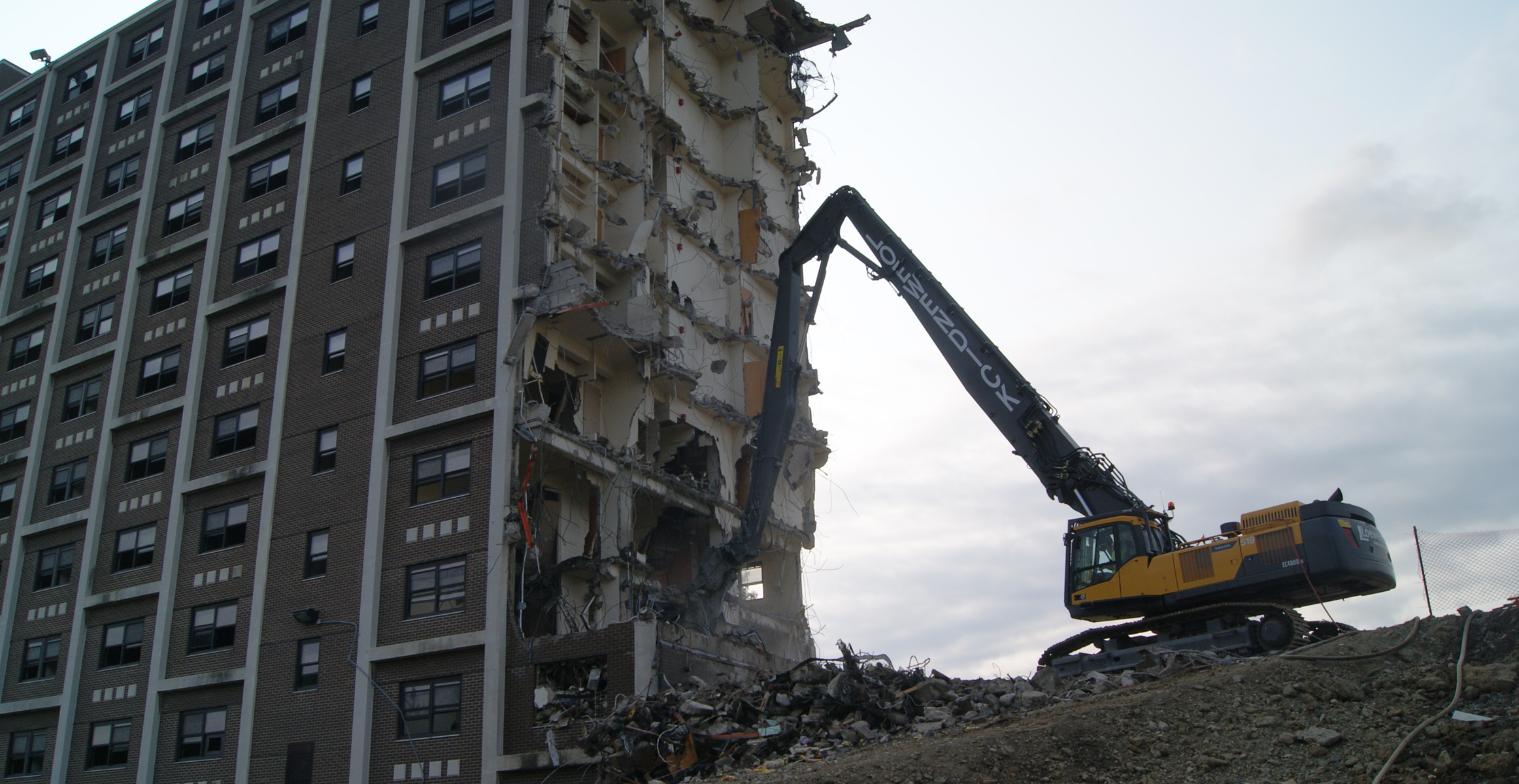 Volvo EC480D excavator with high-reach demolition boom 