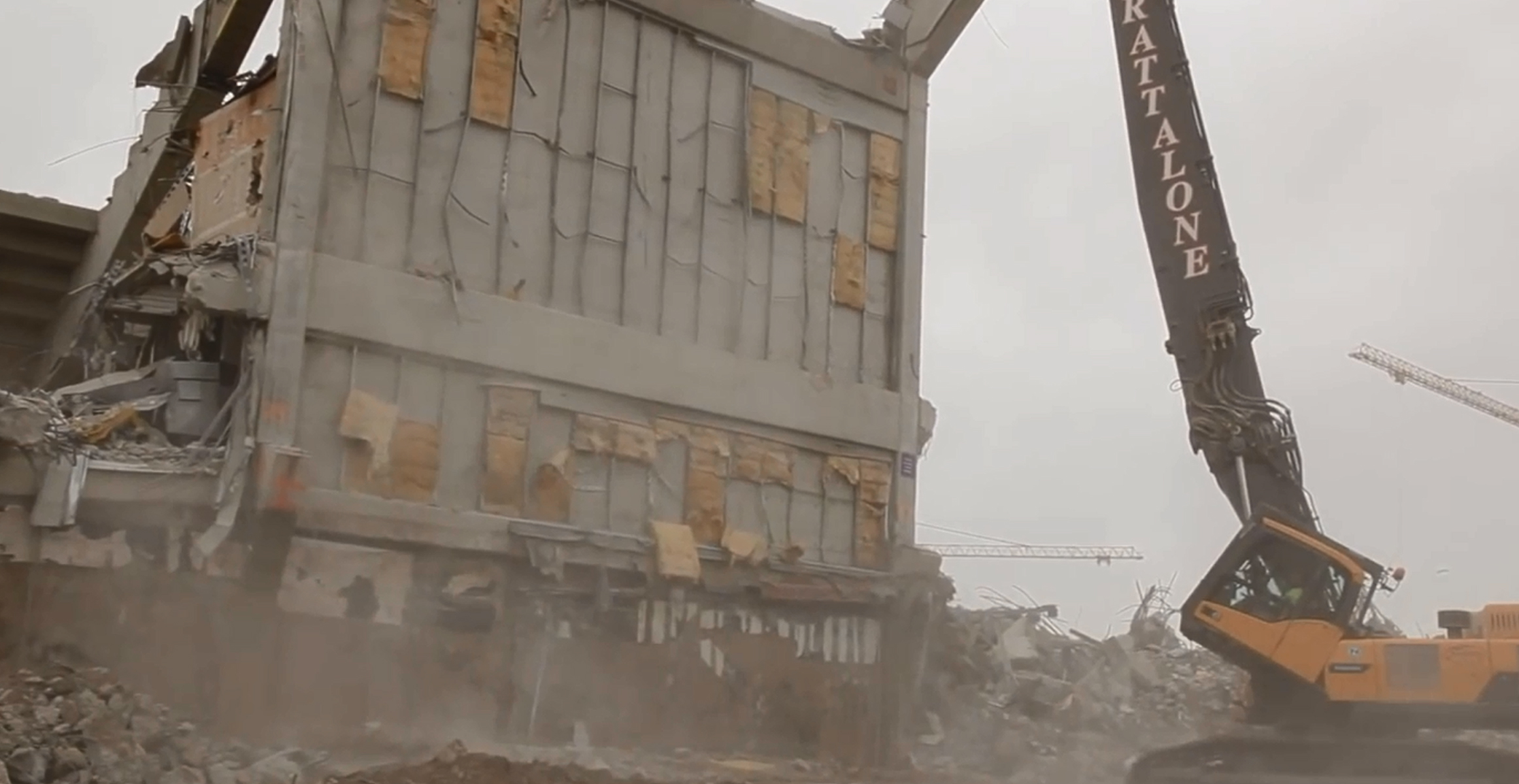 Volvo EC480D high reach excavator used in the Metrodome demolition 