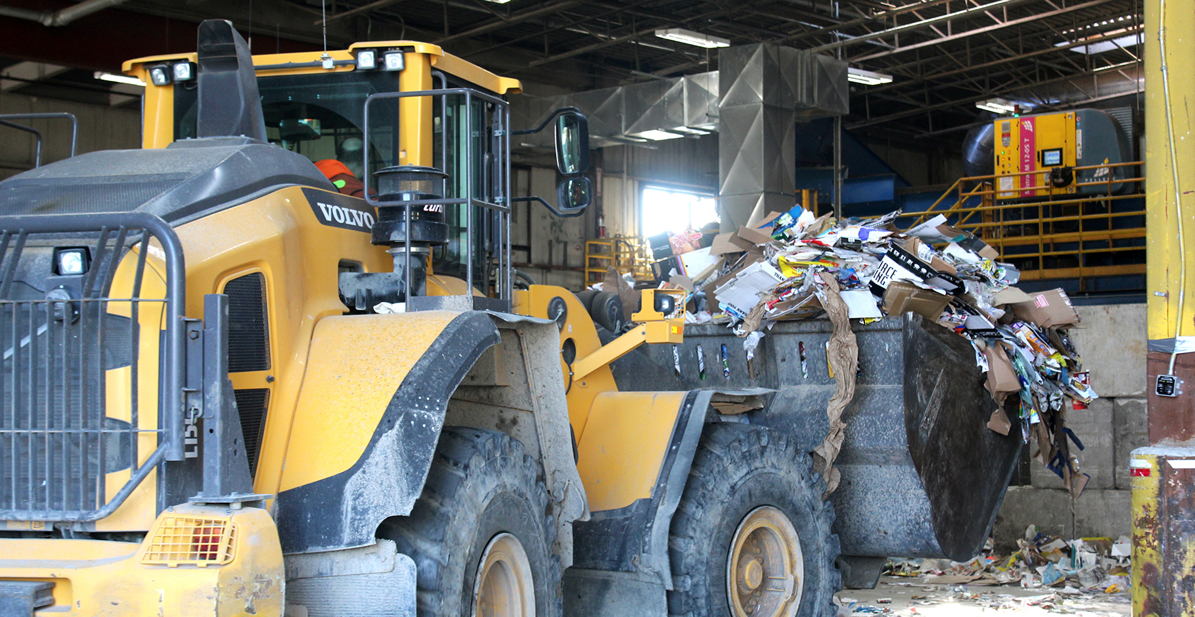 Volvo wheel loader used for recycling Waterloo, Ontario