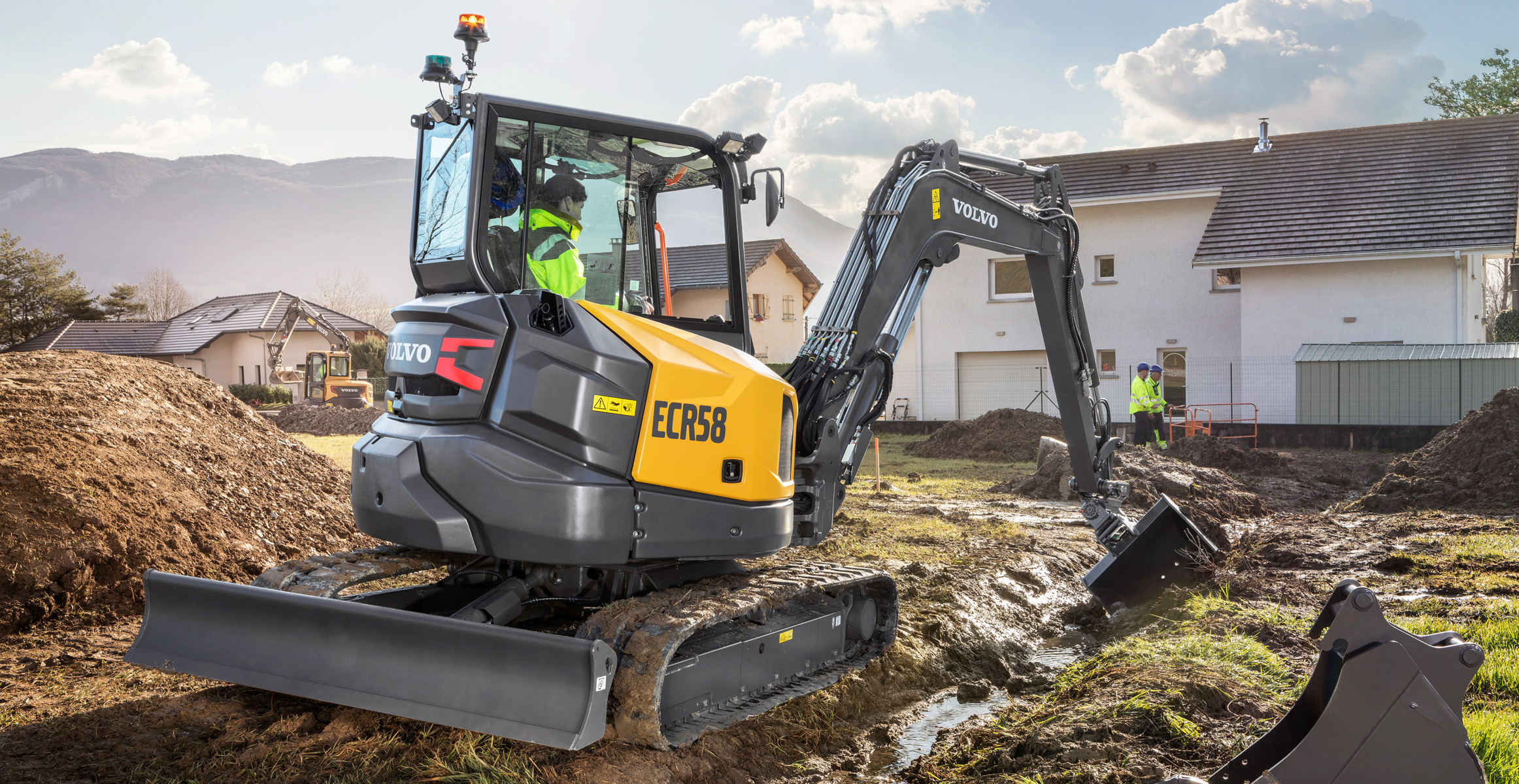 Volvo Construction Equipment Adds Two New Short-Swing Compact ...