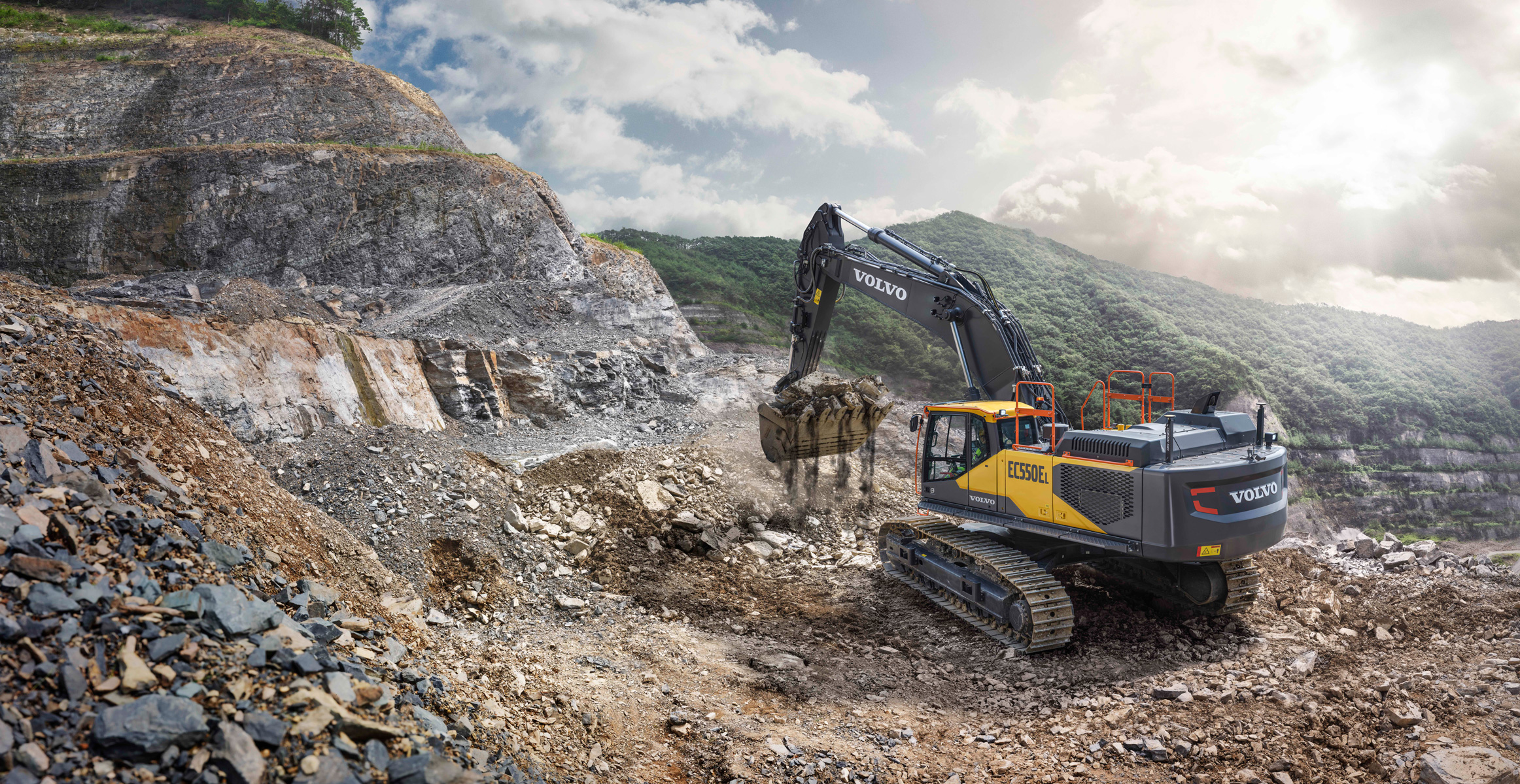 Volvo Introduces the EC550E 50-Ton Excavator