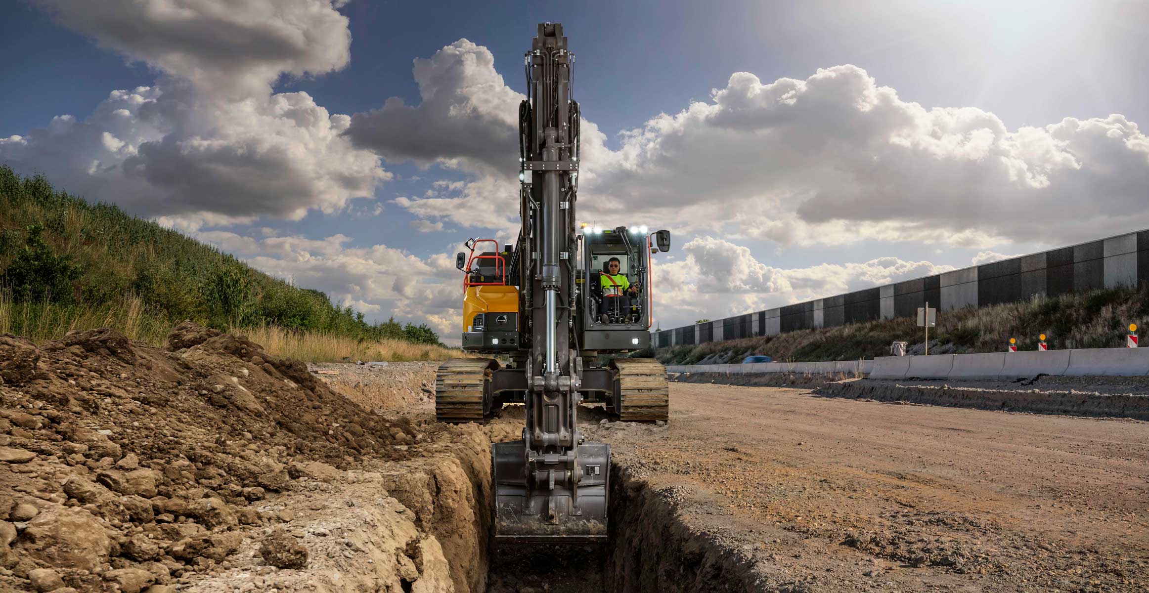 Volvo Active Control Unicontrol 3D on a Volvo crawler excavator