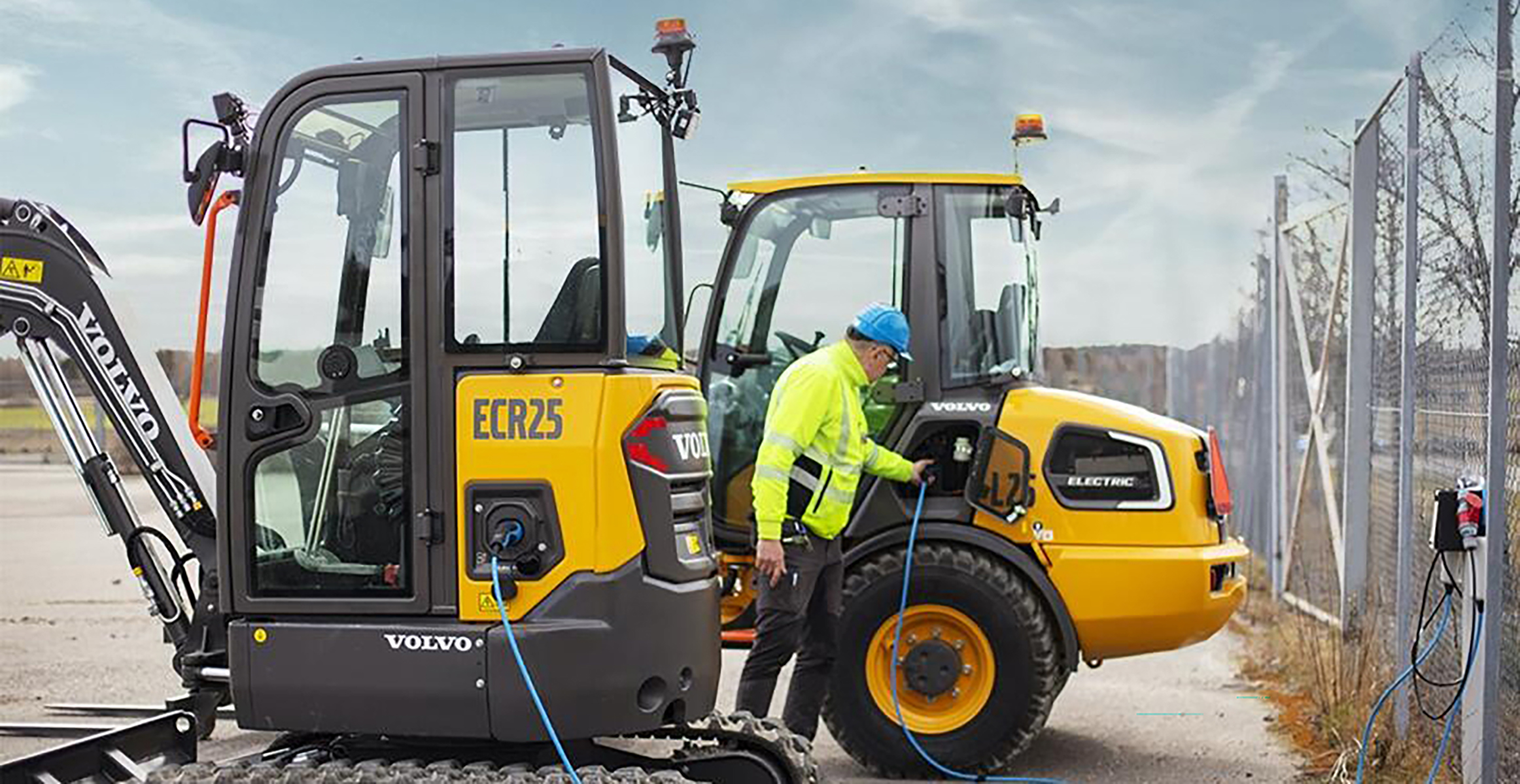 A Volvo L25 Electric wheel loader being charged on a PU40 mobile charger. 