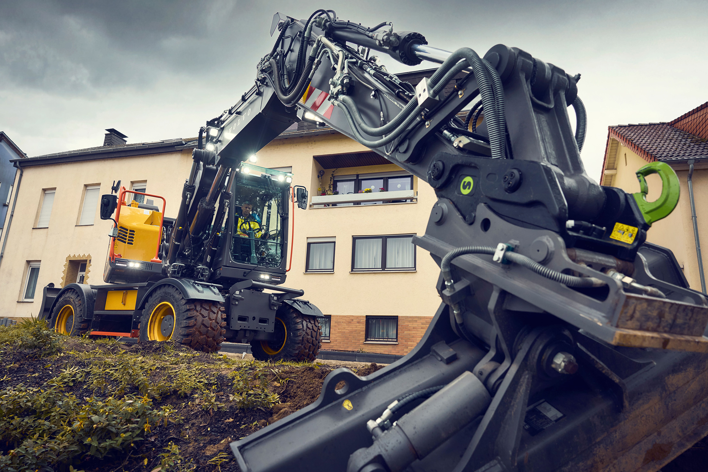Volvo Wheeled Excavator with Steelwrist tiltrotator