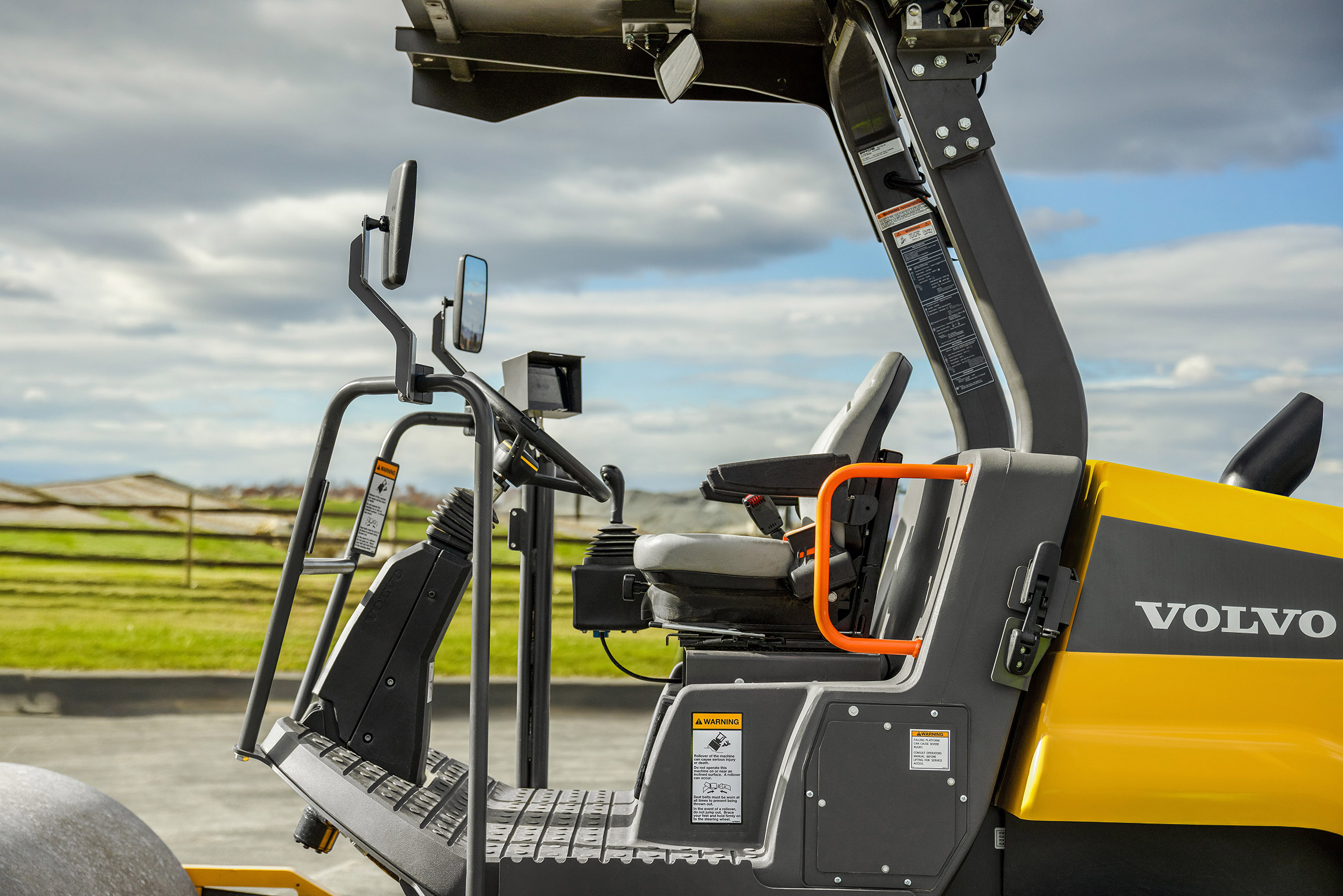 Volvo SD70 Soil Compactor Operator Platform