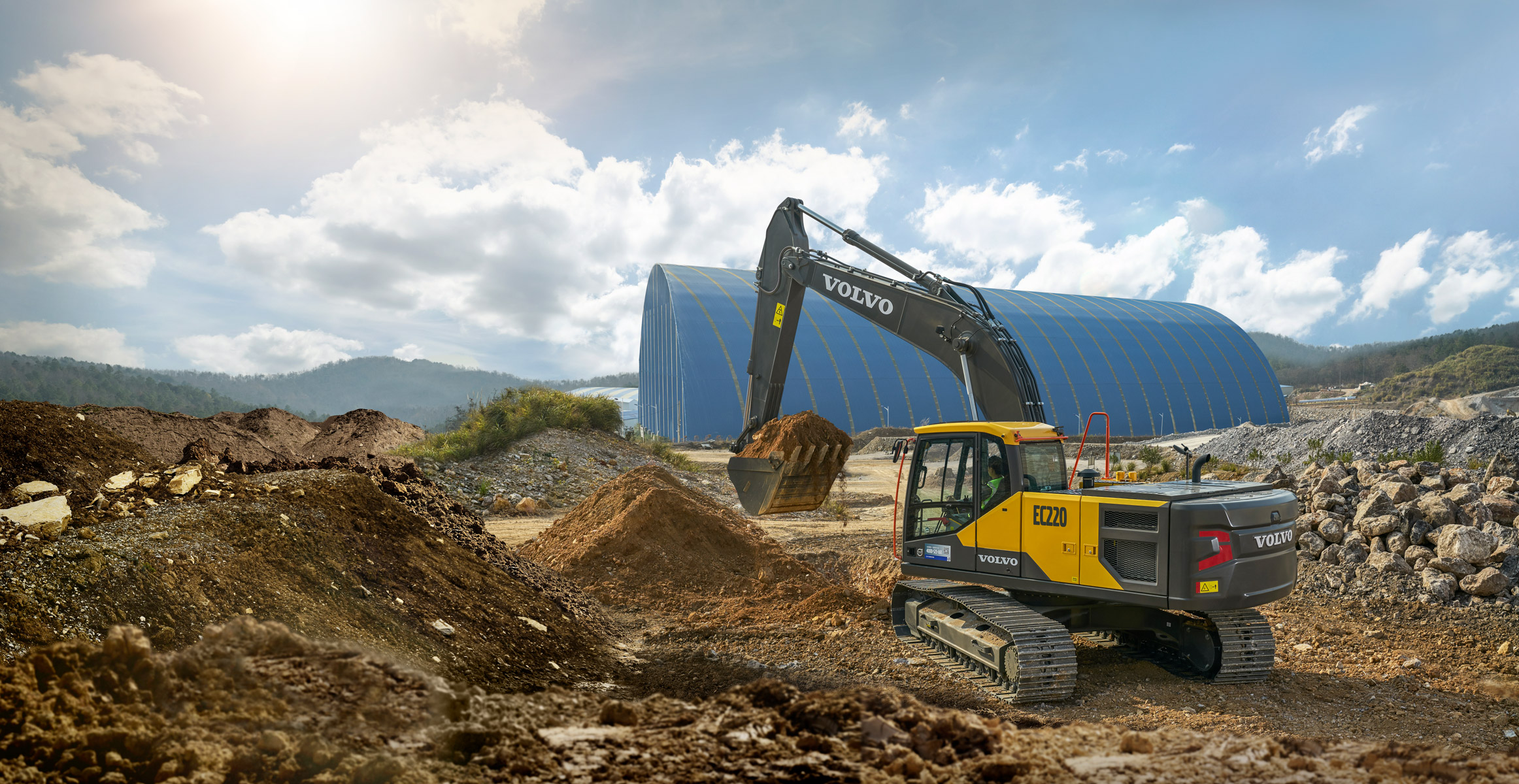 Volvo EC220 Crawler Excavator