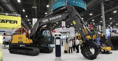 Volvo EC220E at WasteExpo 2022