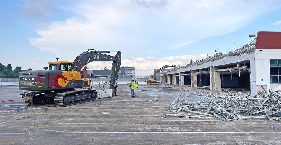 Following the demolition, the site will be redeveloped as a new data centre