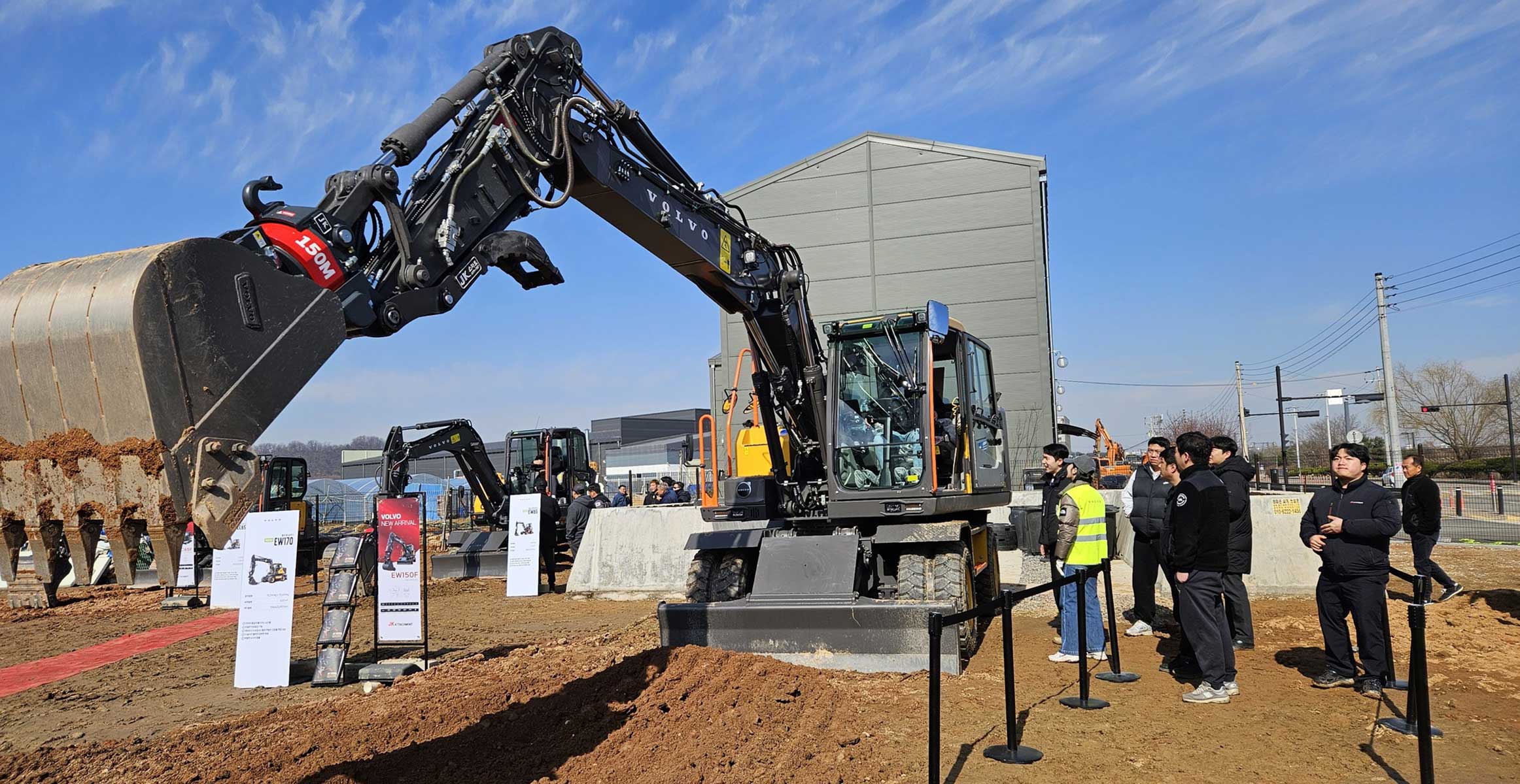 Korea-roadshow-to-launch-New-Generation-Excavators