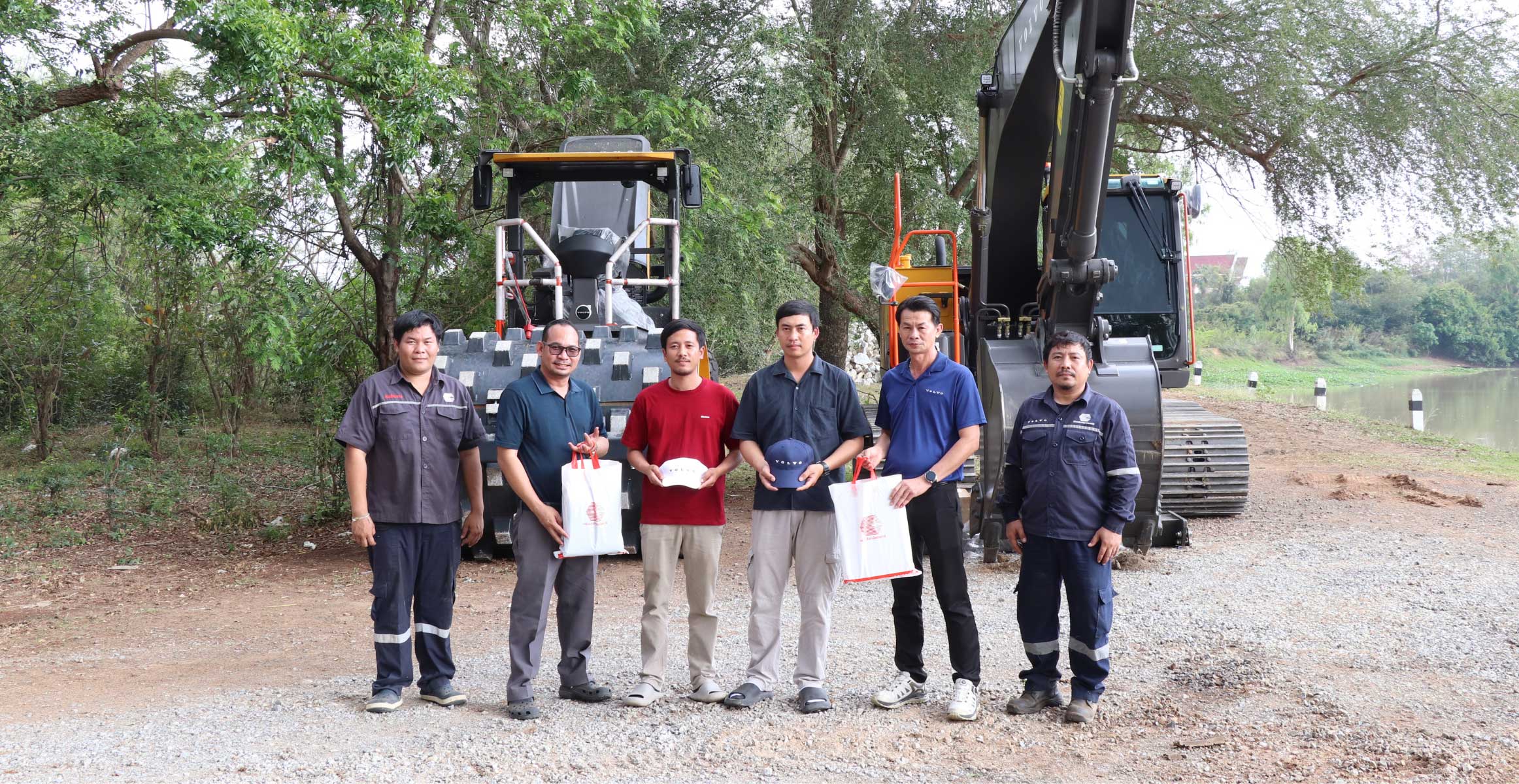Volvo-CE-delivers-first-SD120-soil-compactor-in-Thailand-01