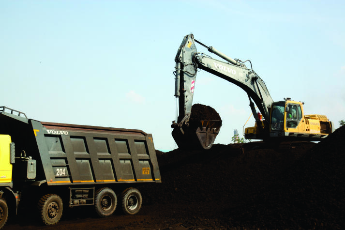 Volvo EC460B going strong at 45,000+ hrs at H D Enterprises, GIPCL Vastan