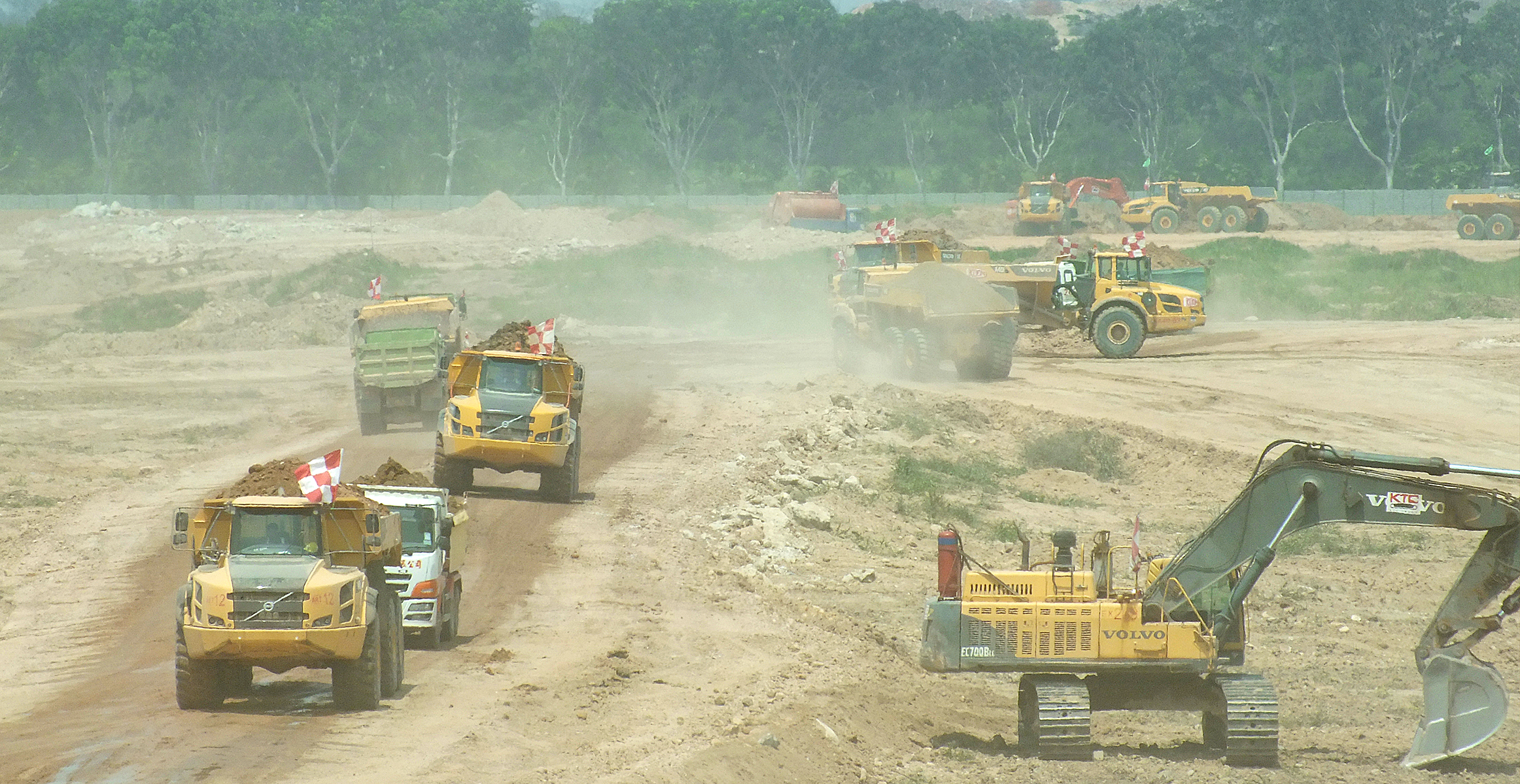 KTC relies on Volvo machines to move 15 million m3 of earth at Changi T5 site