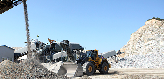 The Volvo CE equipment helps process some 1,200,000 m3 of rock each year.