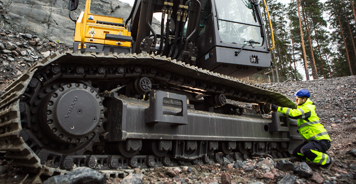 Spring excavator maintenance