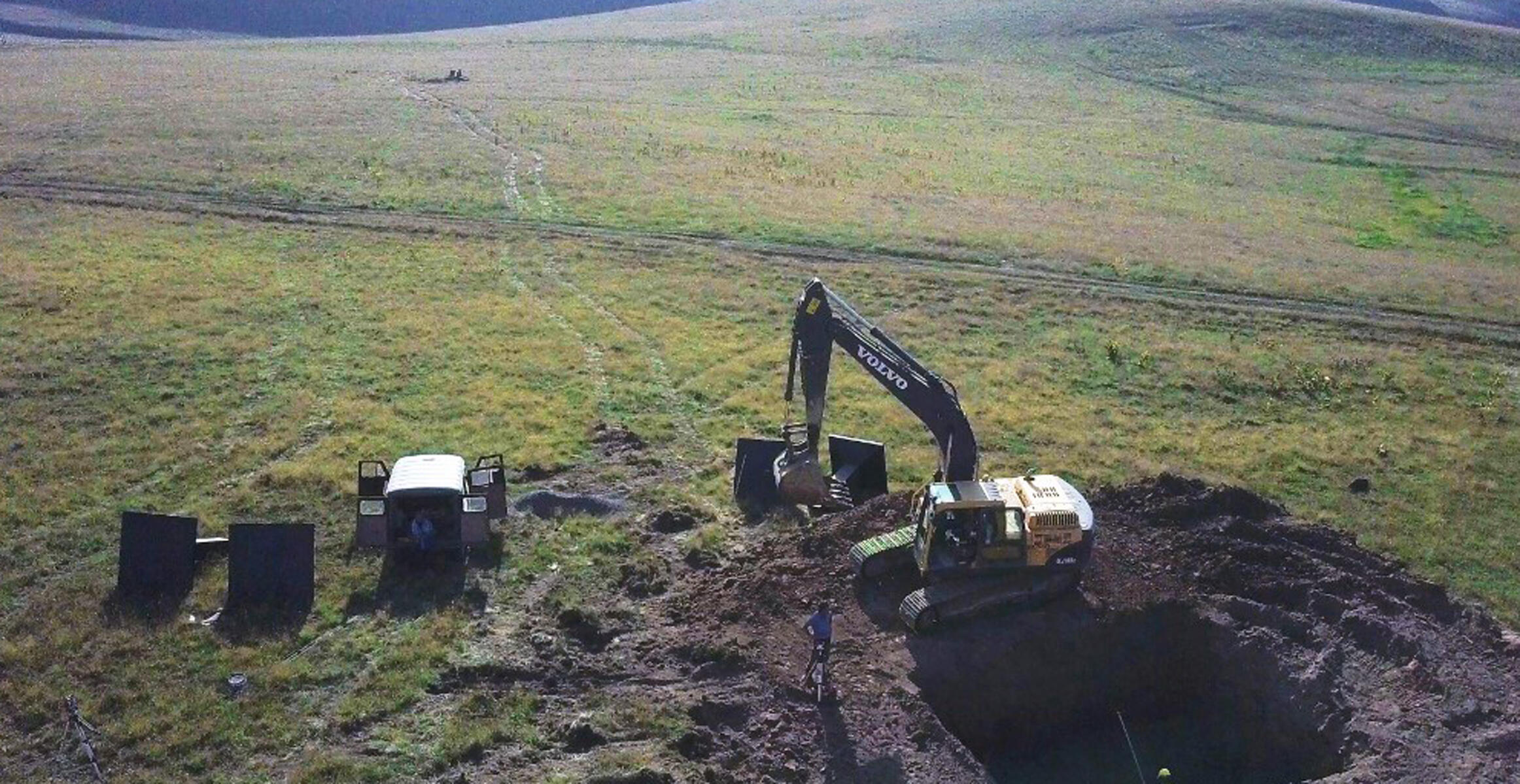 Volvo EC210B Georgia power lines