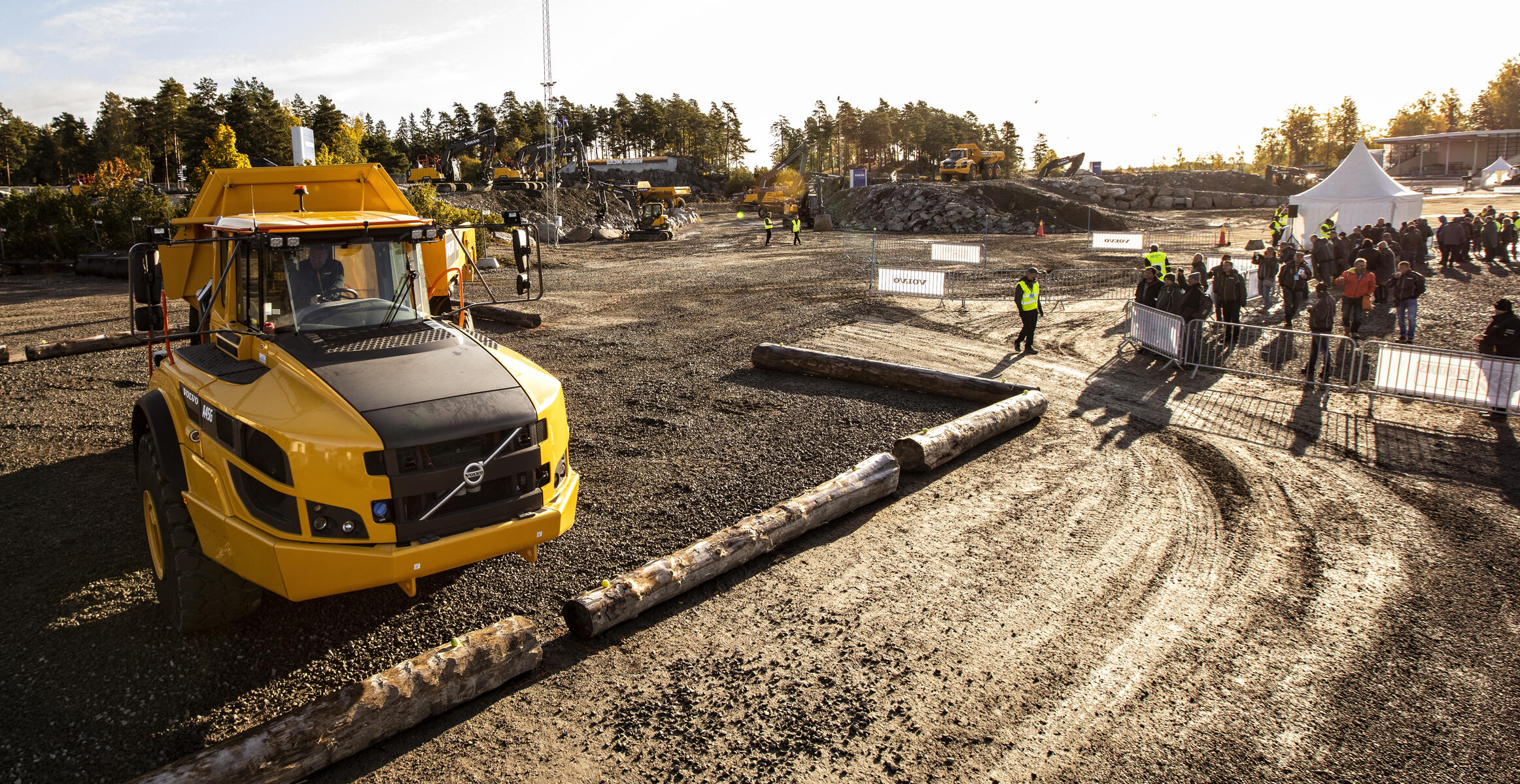 Im Quadrat wenden musste ein Volvo-Dumper A45G 