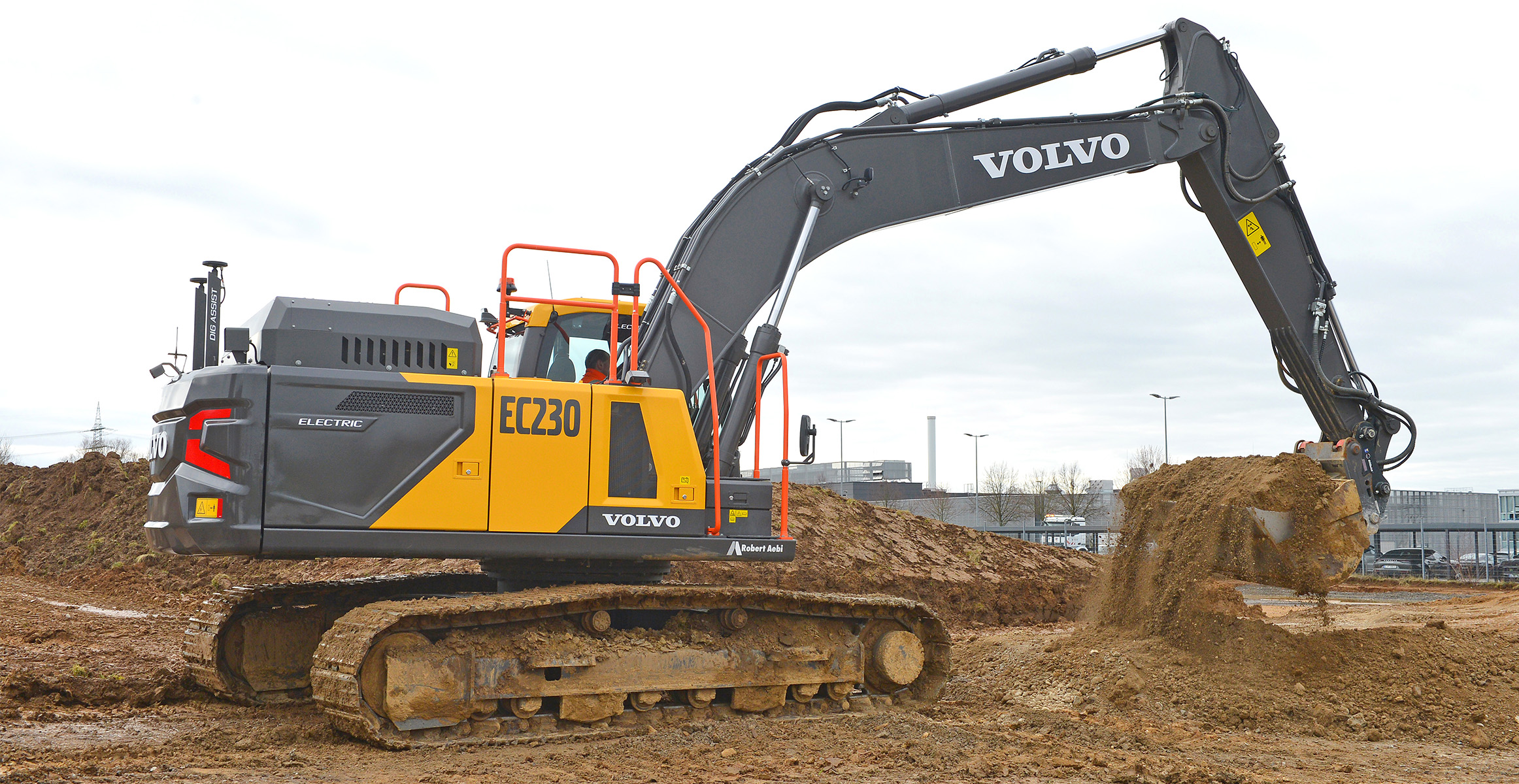Probeeinsatz des Volvo EC230 Electric bei Leonhard Weiss