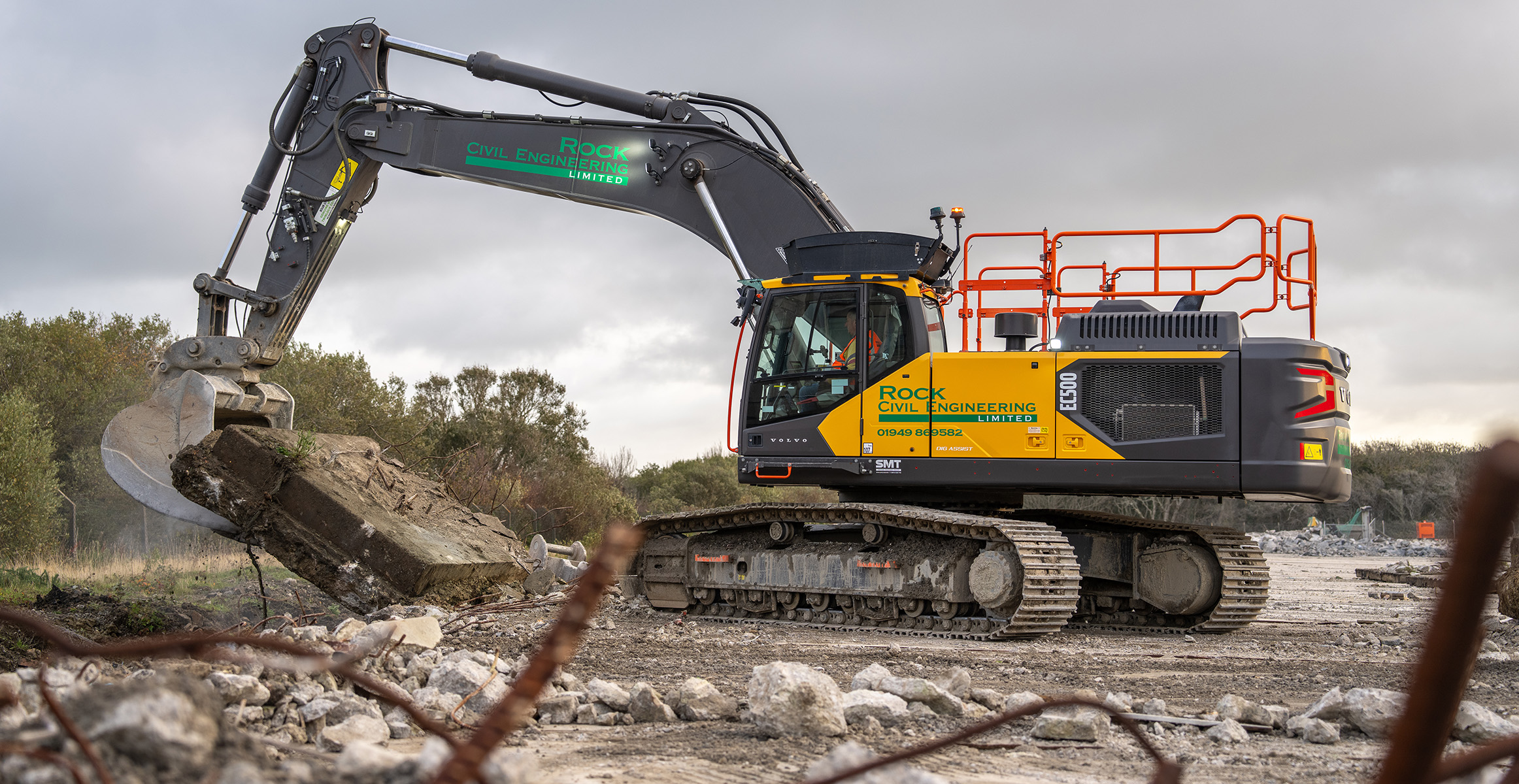 New generation Volvo EC500 takes on tough demolition challenge