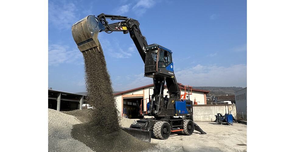 unique Volvo machine helps students learn the future of construction