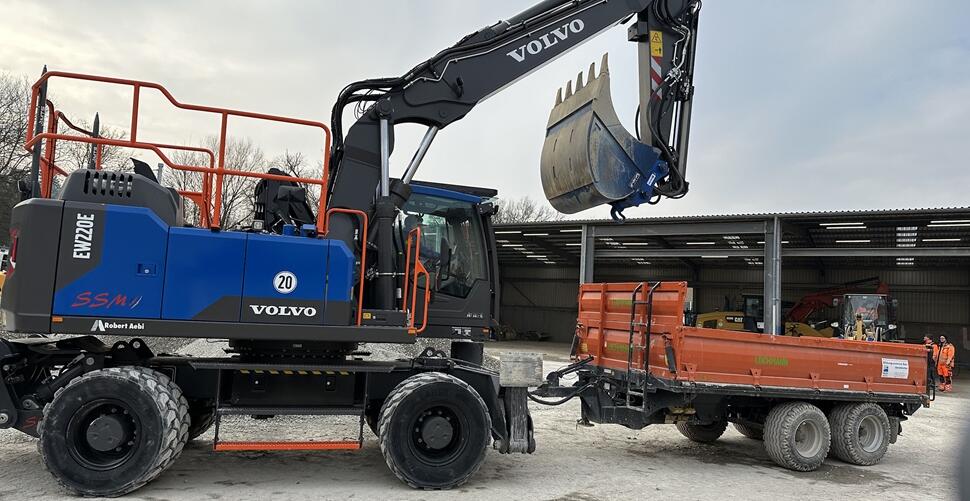 unique Volvo machine helps students learn the future of construction