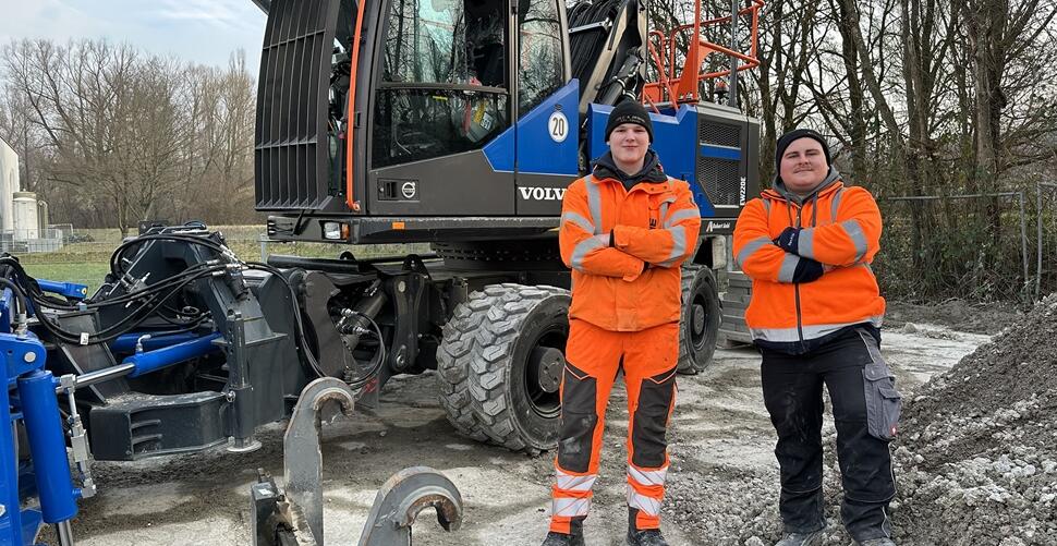 unique Volvo machine helps students learn the future of construction