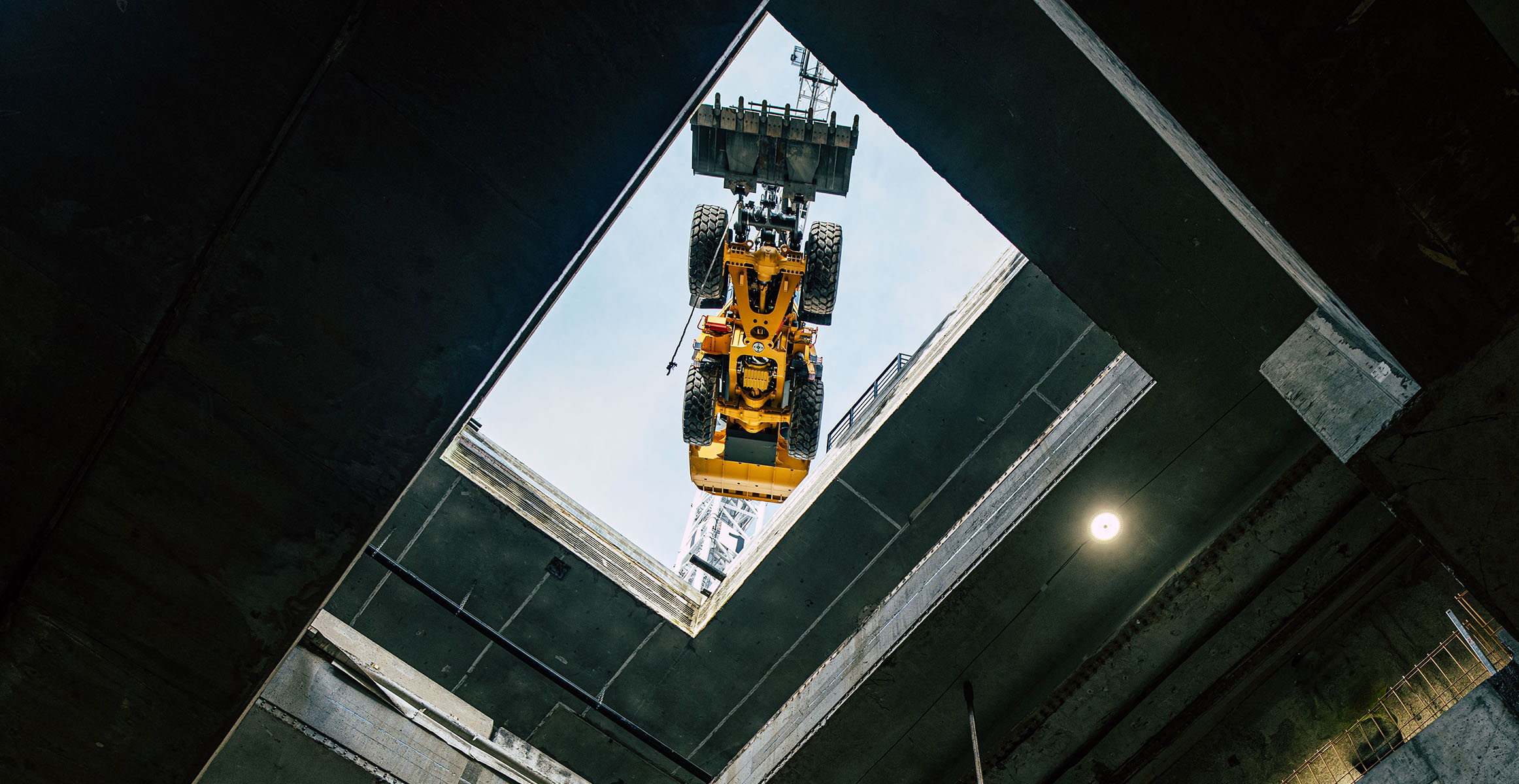Volvo L120 Electric goes underground in Munich 