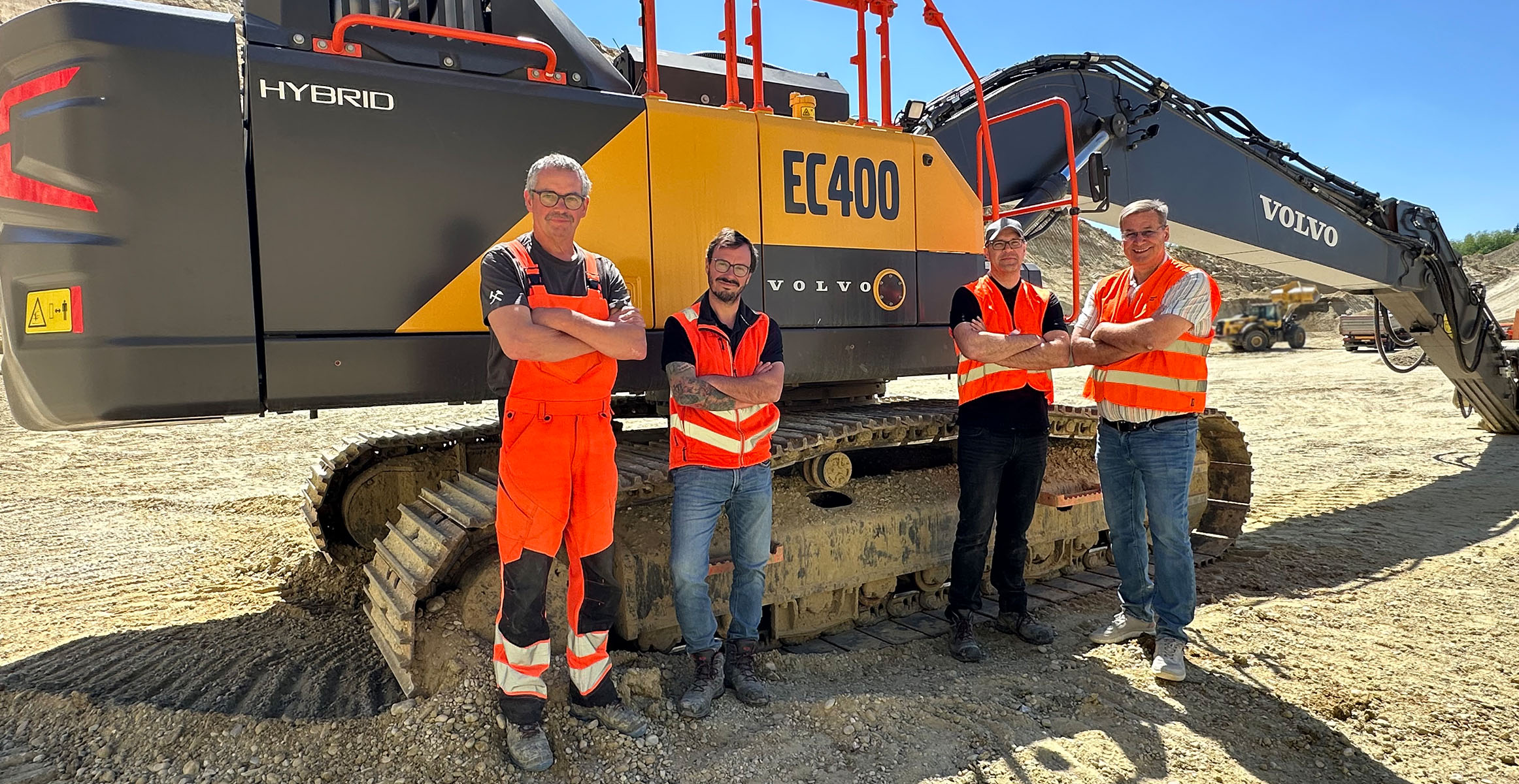 Mit Hybridkraft durch den Bentonitabbau