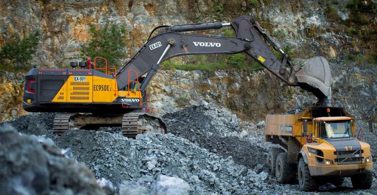 volvo-excavator-ec950-strikes-gold