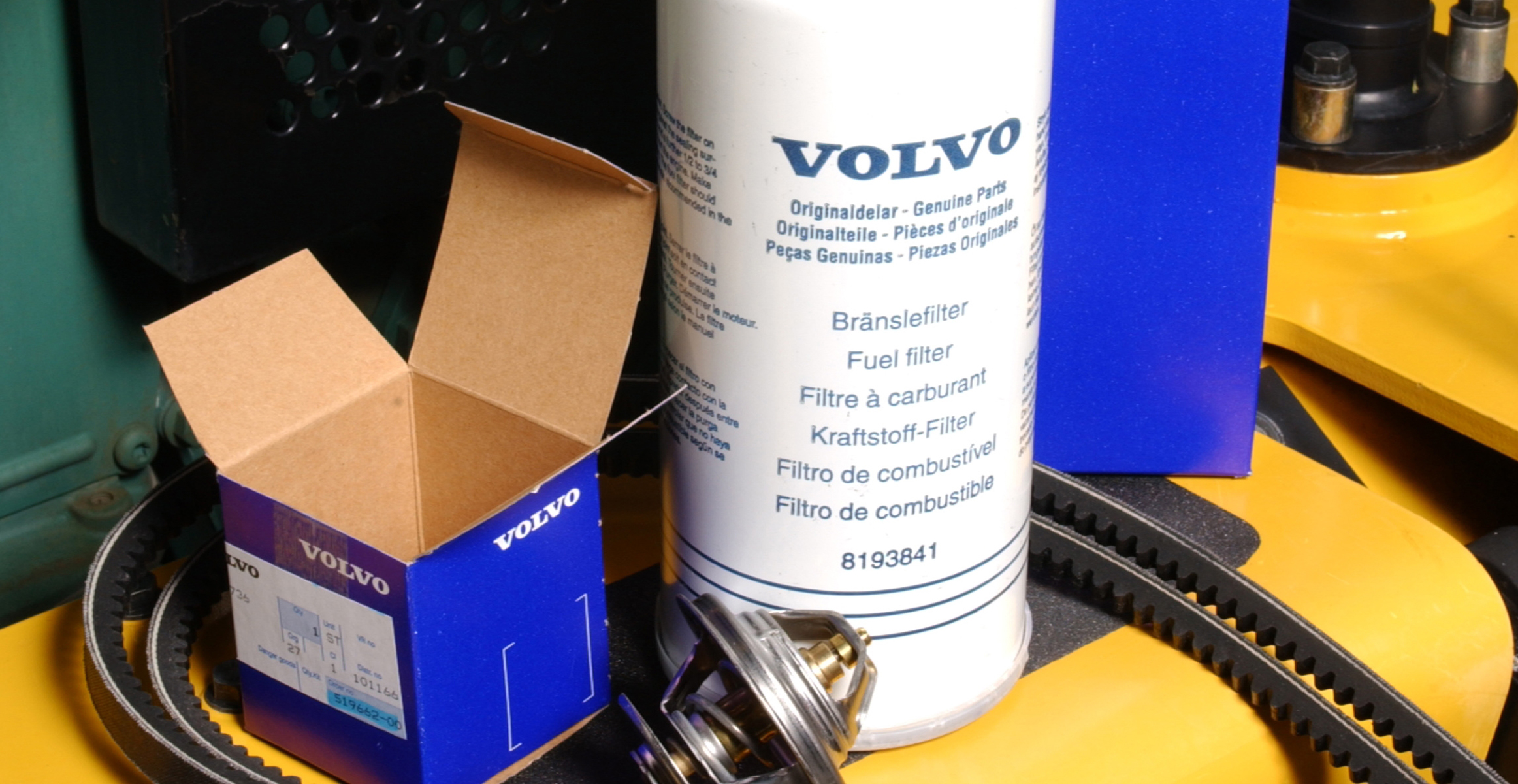 Pre-filling fuel filters