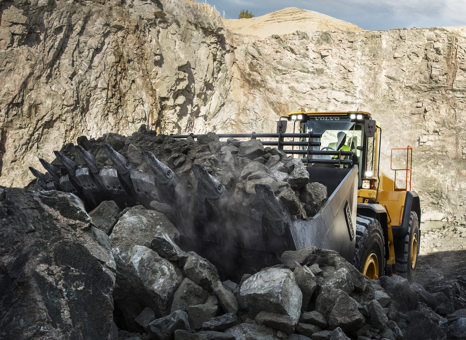 VOLVO-BAUMA-MUNICH-Volvo-Tooth-System-021920x1400